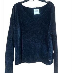 Hollister Women's Dark V-Neck Sweater